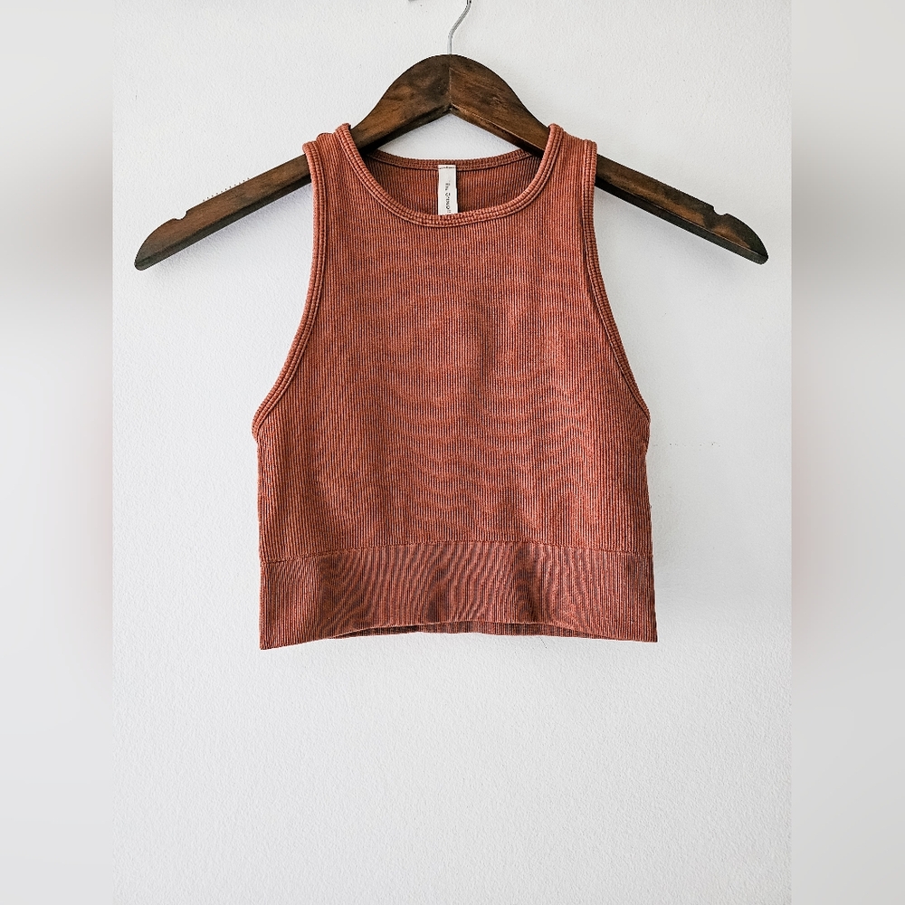 Aritzia The Group Babaton Silhouette Seamless Cropped Tank